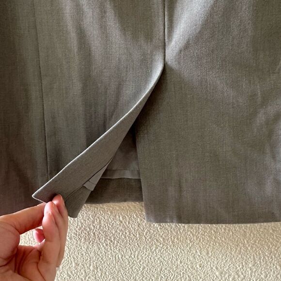 J Crew Mercantile Light Grey Polyester Blend Sleek Pencil Skirt Size 2 - Picture 5 of 7